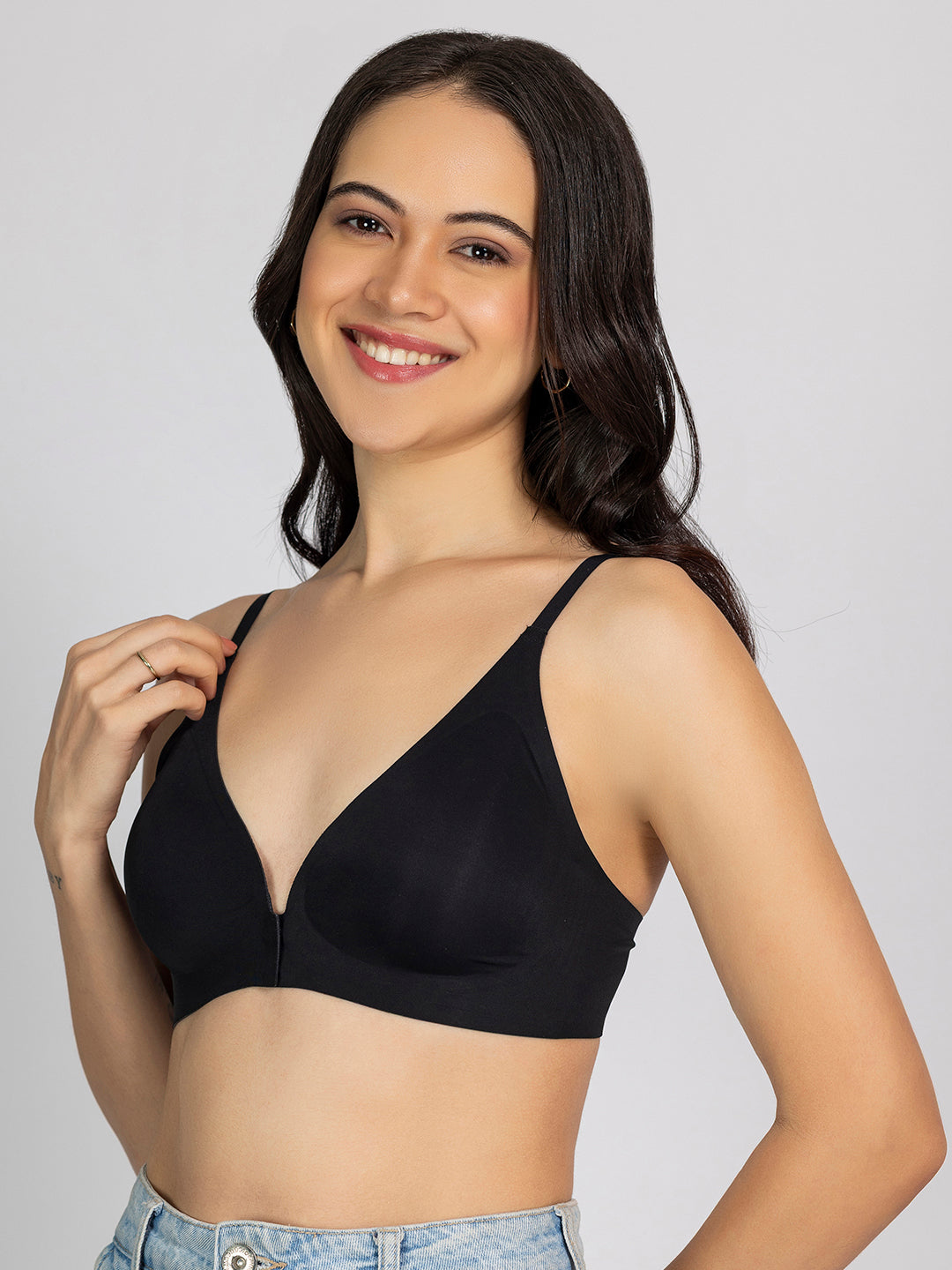 Chelvet Black Seamless Padded Front-Closure Bra