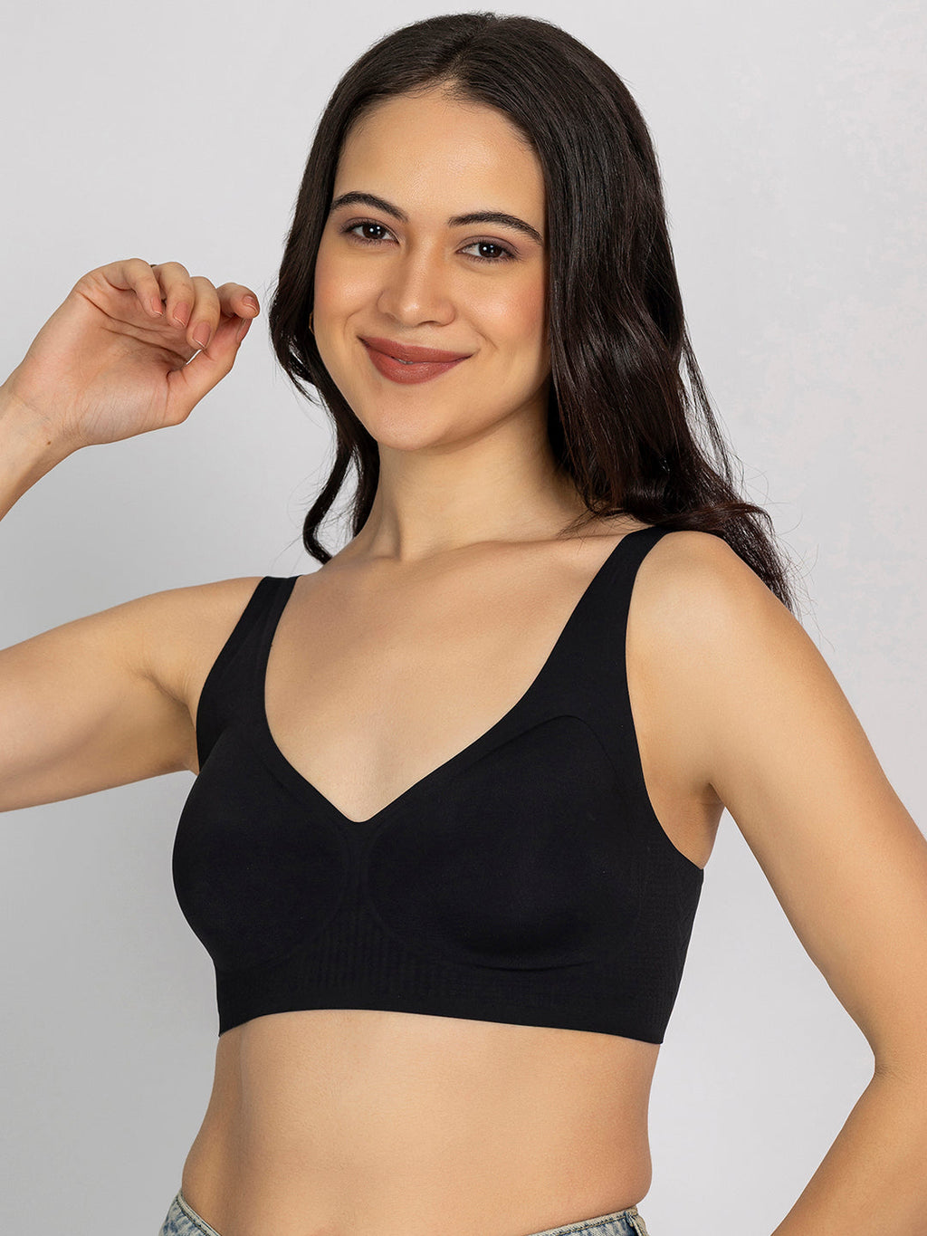 Chelvet Black Seamless Padded Bra