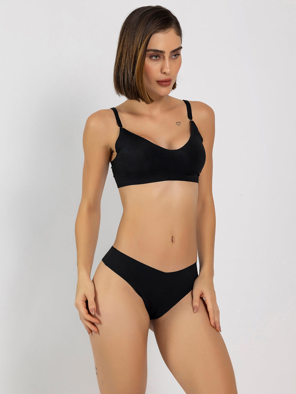 Chelvet Black Seamless  Lingerie Set